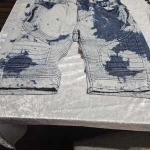 Men's Encrypted size 36 acid wash knee length shorts w/padded front panels